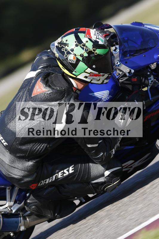 Archiv-2025/49 26.08.2025 Cornu Master School ADR/blau-bleu/87